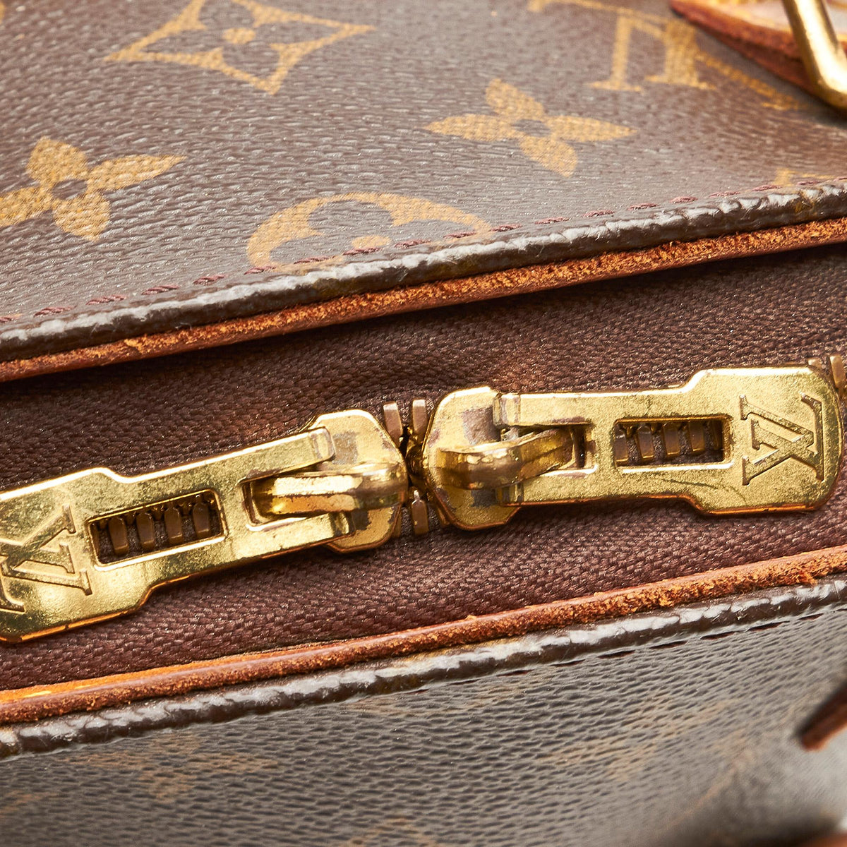 Louis Vuitton Monogram Ellipse PM (SHG-25973)