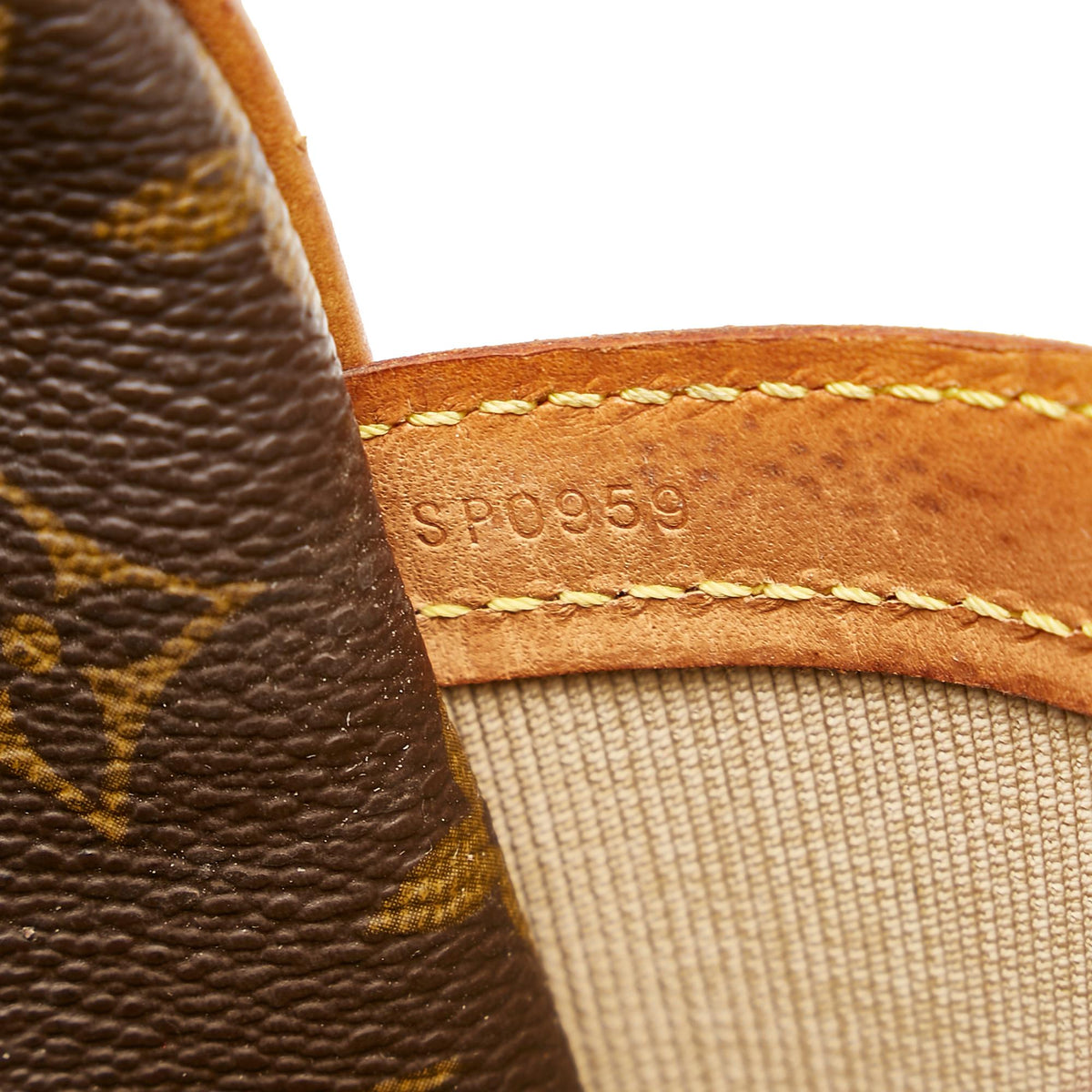 Louis Vuitton Monogram Reporter PM (SHG-27341)