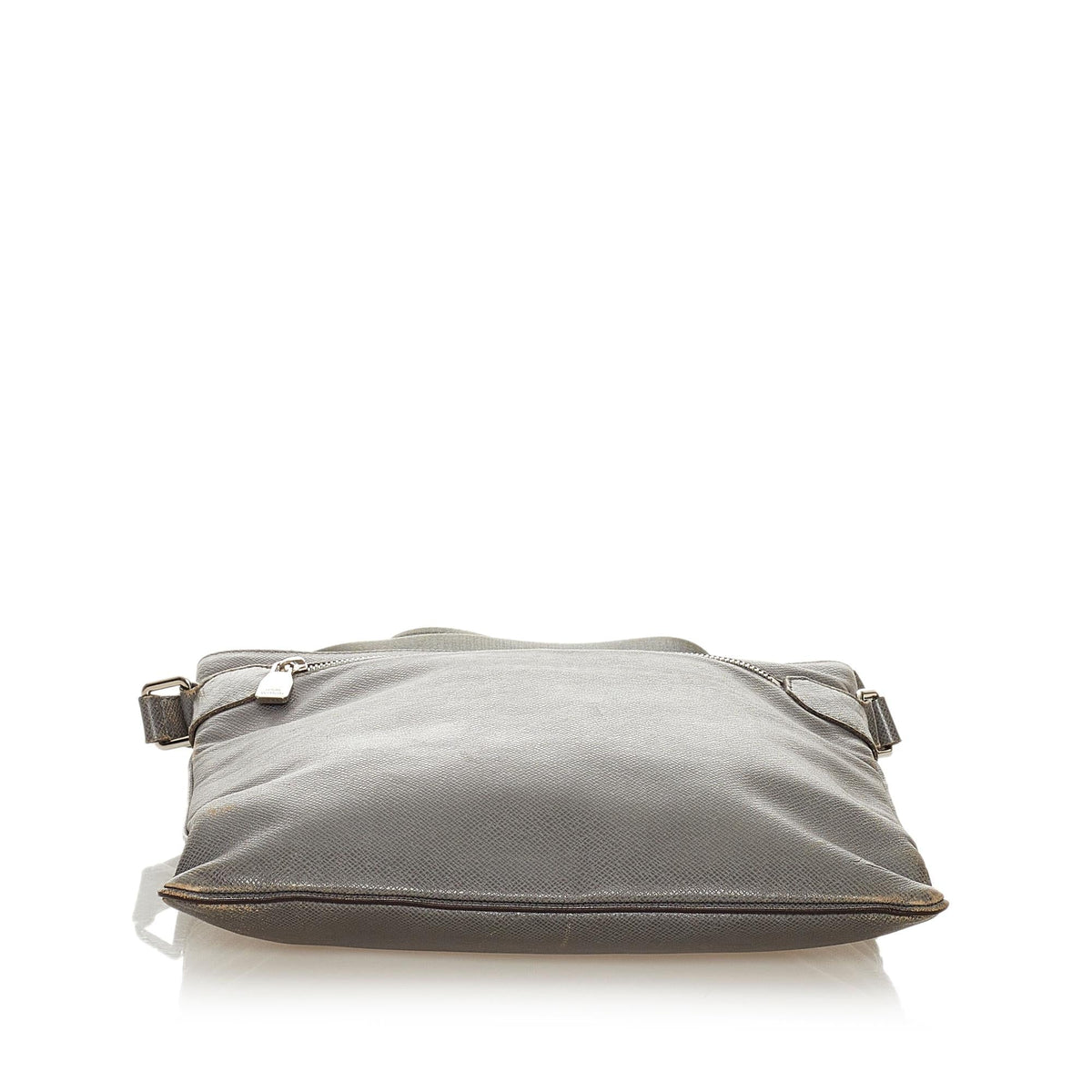 Louis Vuitton Taiga Sasha (SHG-27511)